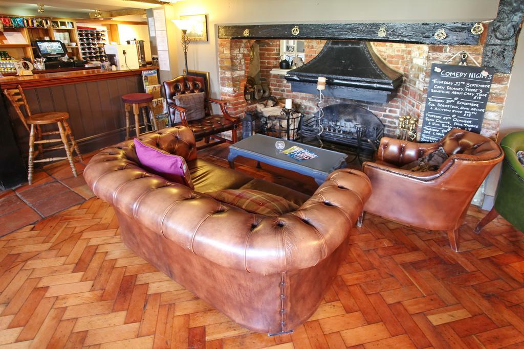 The Potters Arms Hotel Амършам Екстериор снимка