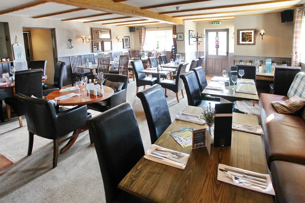 The Potters Arms Hotel Амършам Екстериор снимка
