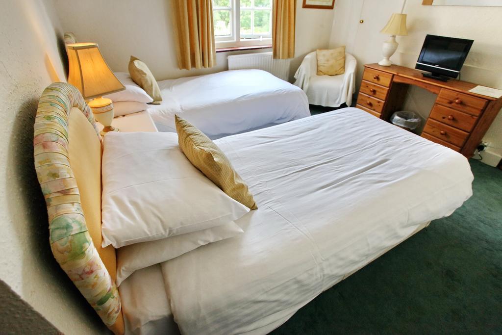The Potters Arms Hotel Амършам Стая снимка